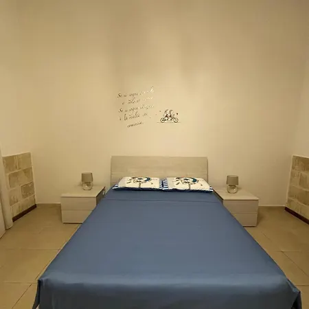 Piazza Tellini Casa * غالّيبولي
